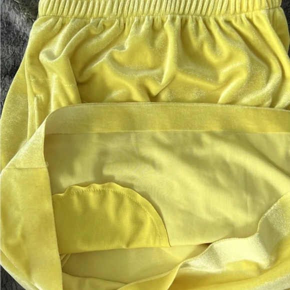 Norma Kamali Women's Boyfriend Shorts Stretch Velour Pockets Green Yellow M/L - Picture 7 of 8